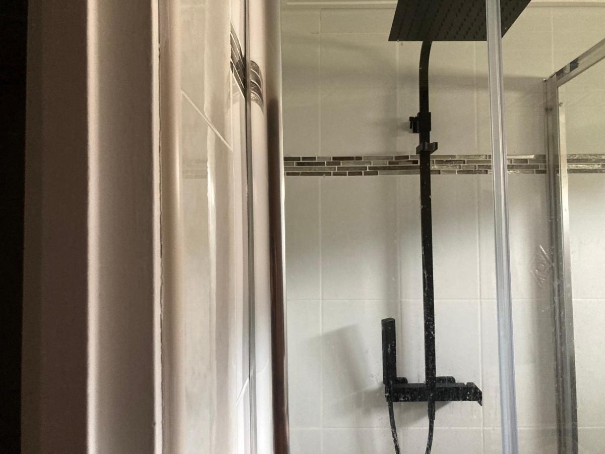 Location Chambre Avec Salle De Bain Et Partie Commune Sea View & Mountain View Renting 1 Of 3 Bedrooms With Shared Common Space 3 Bdrm Apt Not 1 Bdrm Plus Clime Ou Ac Bastia  Luaran gambar